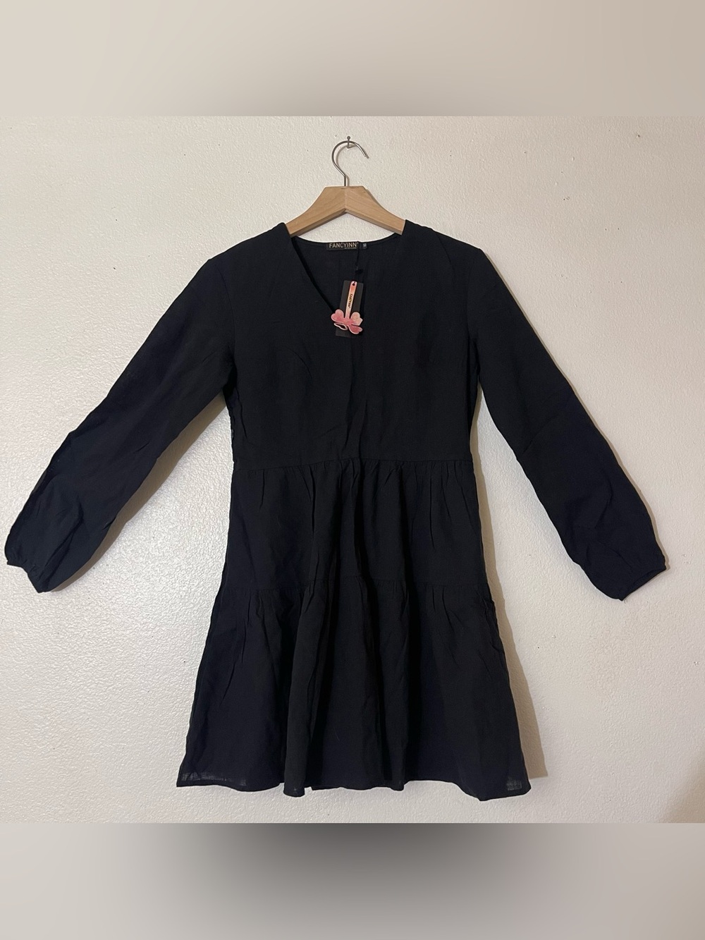 Fancyinn Black Tiered V-Neck Long Sleeve Dress